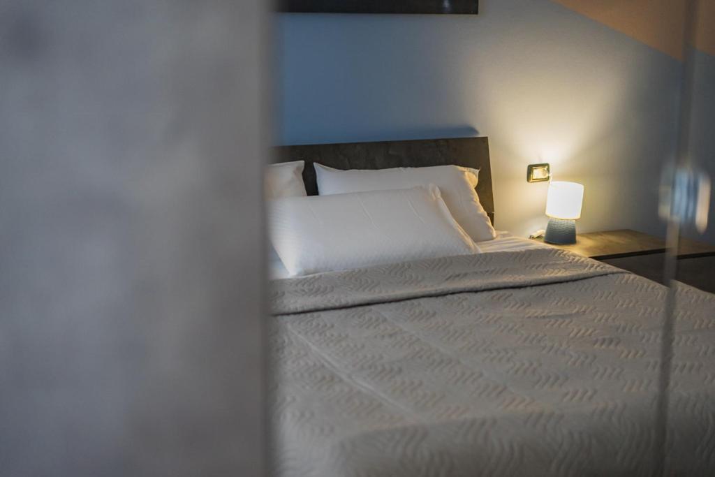 Elegant Apartment In Bergamo Center מראה חיצוני תמונה